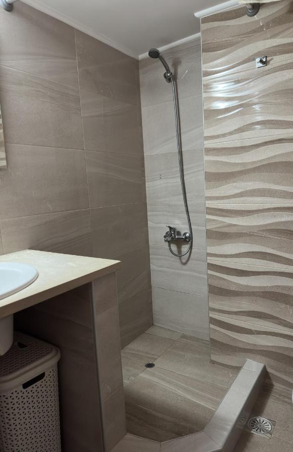 Καλαισθητο Διαμερισμα Διπλα Στο Μετρο Appartement Athene Buitenkant foto